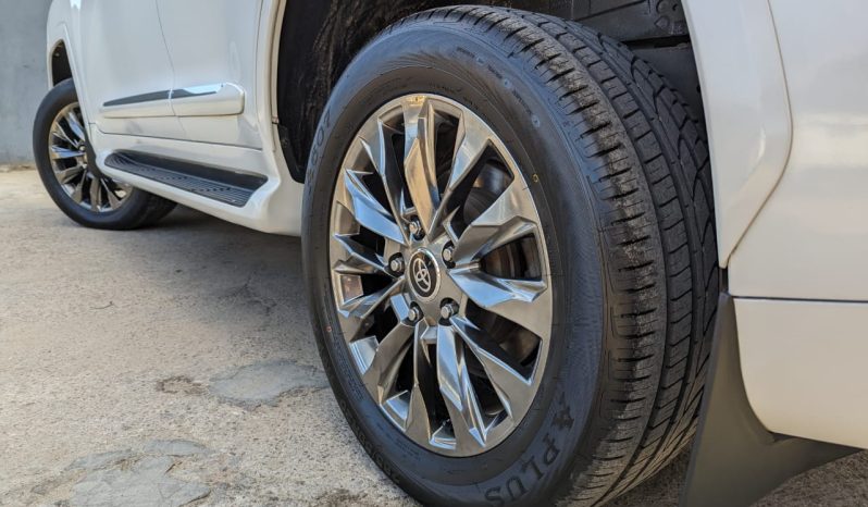 
								Toyota Land Cruiser ZX 2012 | Viatura Usada – Maputo full									